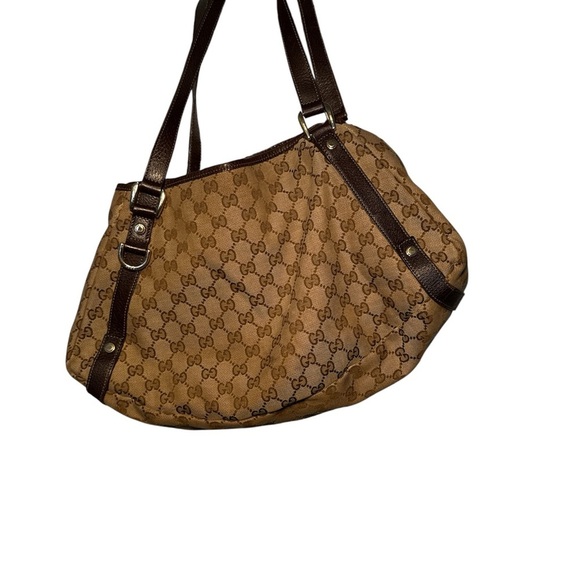Gucci Brown Shoulder Bag with Iconic GG Monogram - Picture 7 of 8